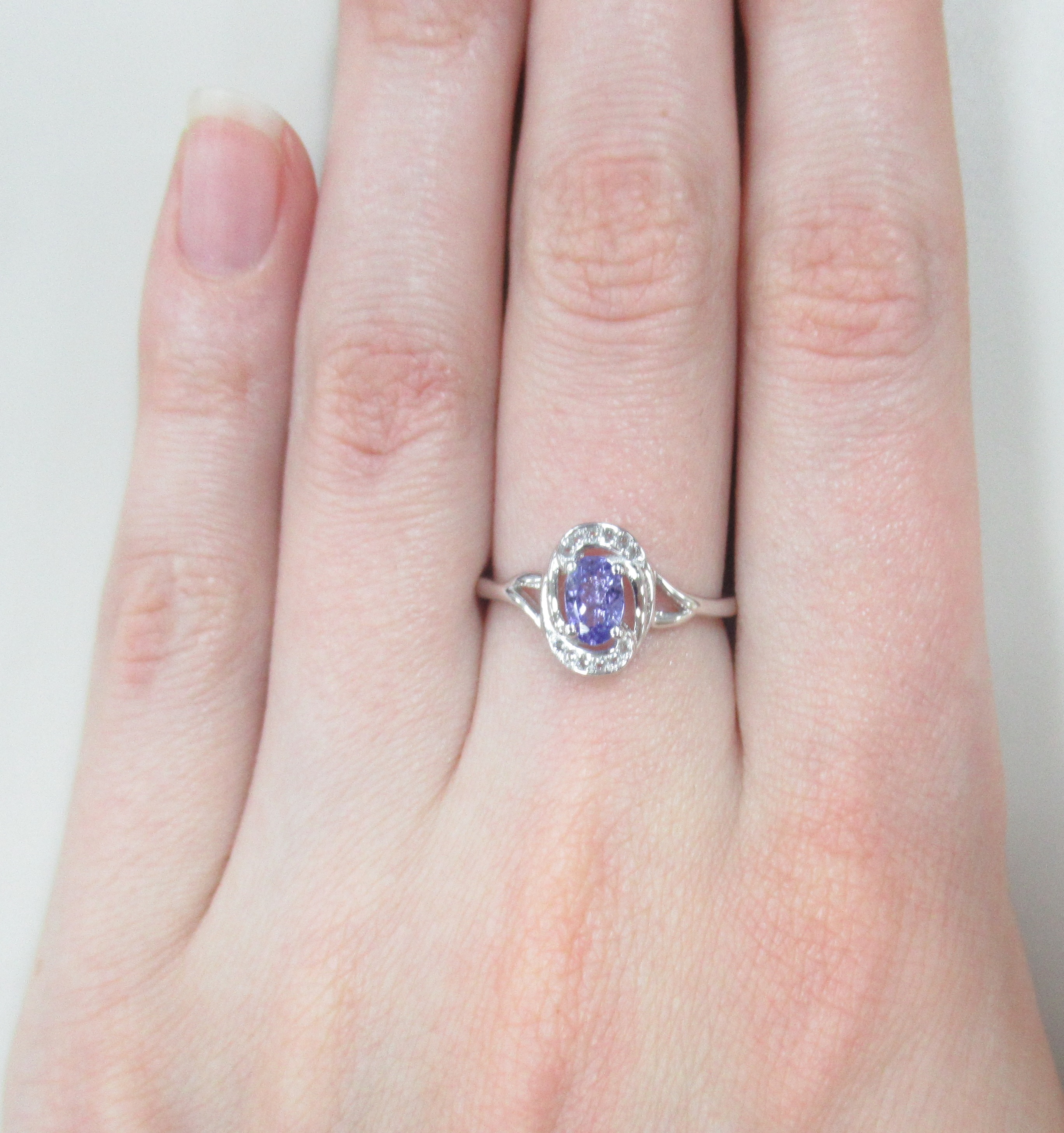 Серебряное кольцо с танзанитом